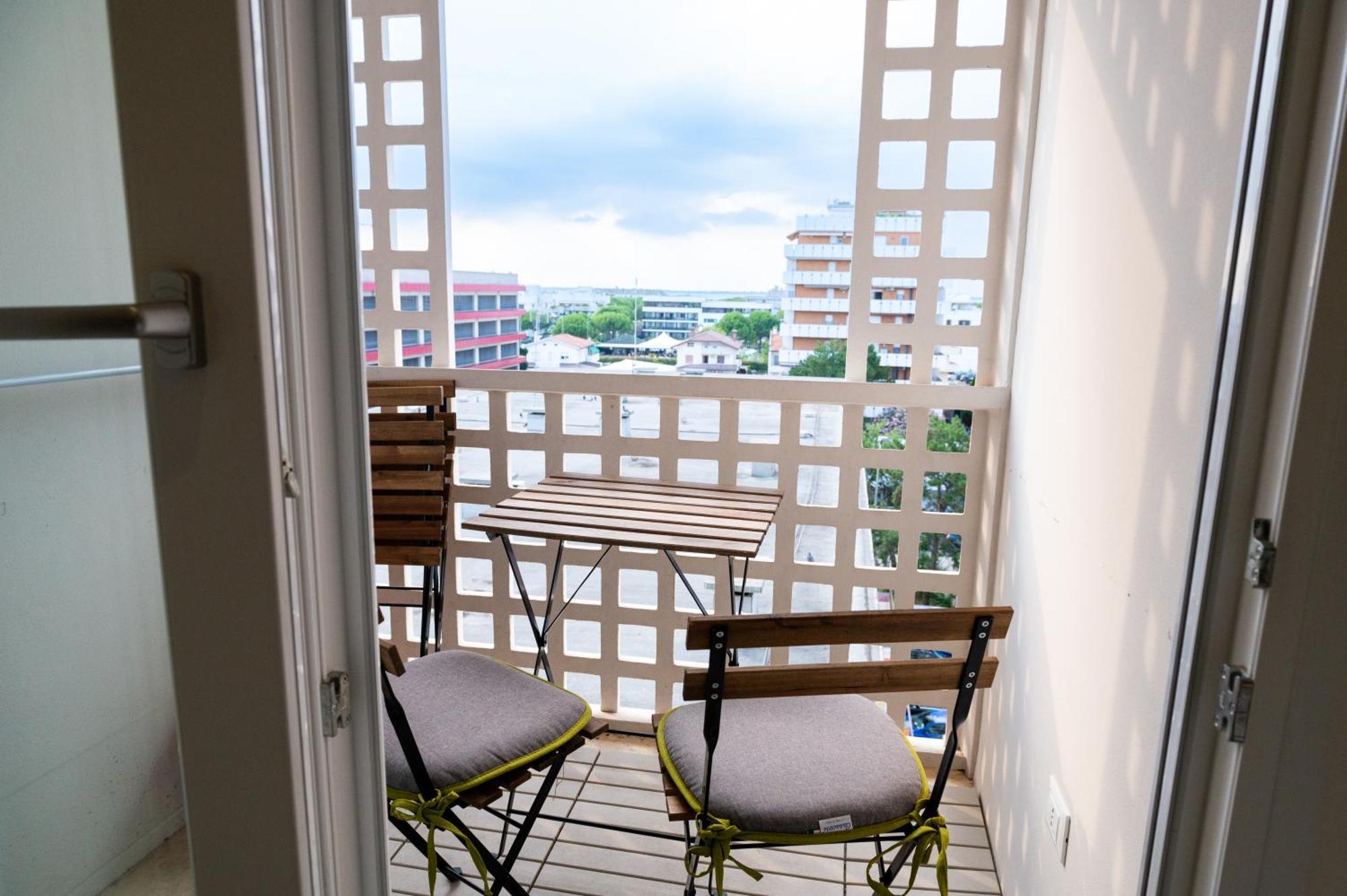 Monolocale Con Terrazza E Cucina Apartamento Lignano Sabbiadoro Exterior foto